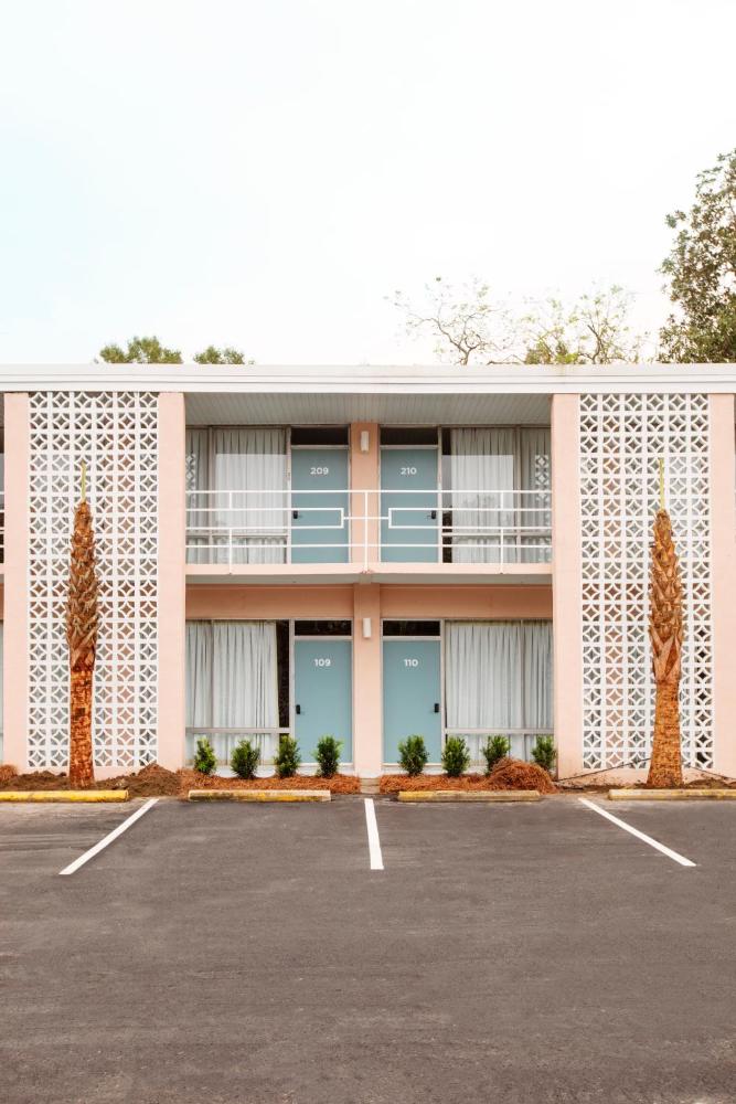 The Starlight Motor Inn